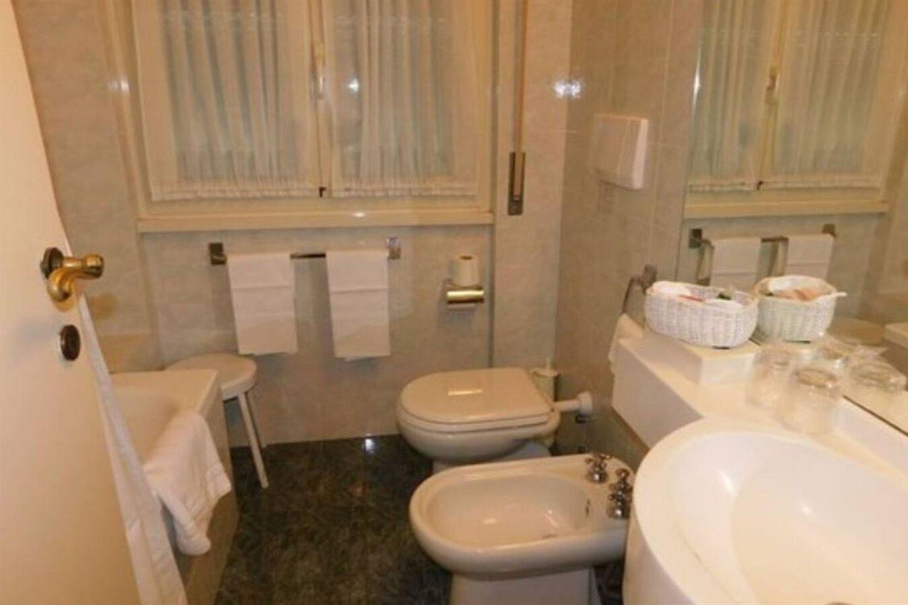 Hotel Regina Olga Lake Como エクステリア 写真